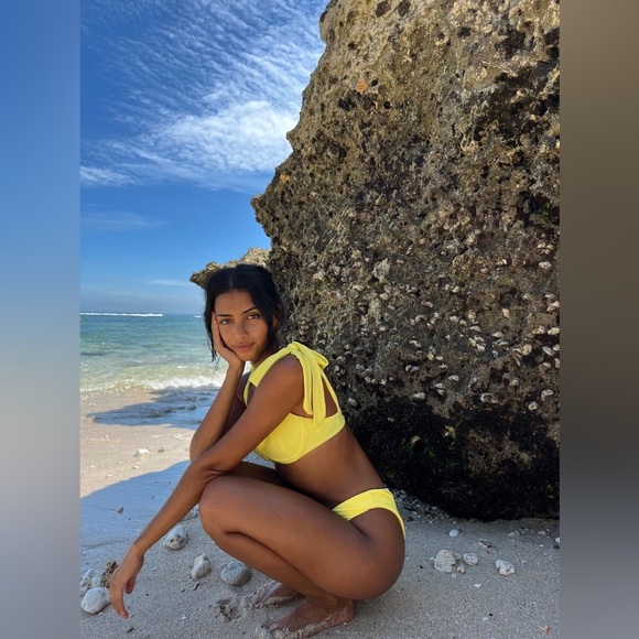 BEACH RIOT Core Collection Blair Top Lemon Yellow, Size Large, $118 - Picture 2 of 8